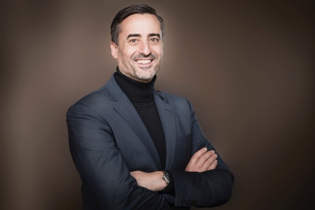 Dr. Daniel Holzinger